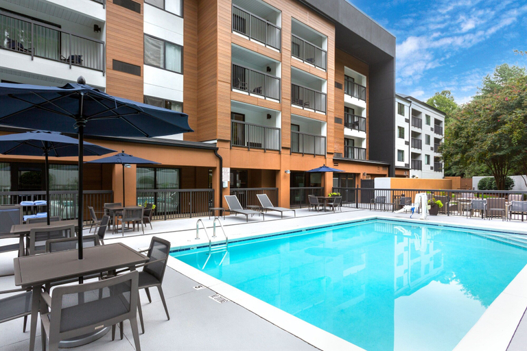 Sport & Beauty 5, Courtyard By Marriott Winston-Salem Hanes Mall, Forsyth