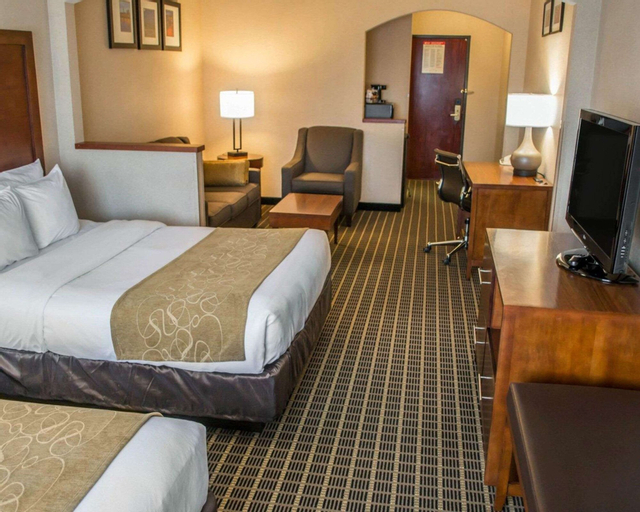 Bedroom 3, Comfort Suites Portland Southwest, Multnomah