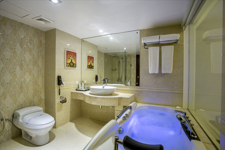 Bathroom 4, Hotel Bengal Blueberry, Dhaka
