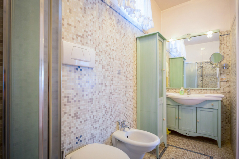 Bathroom 5, Hotel Fabrizio, Venezia