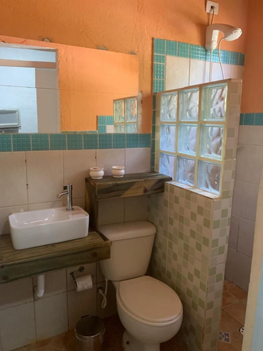 Bathroom, Alemao Cabanas, São Sebastião