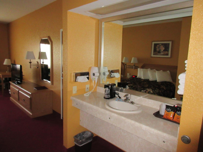 Bathroom 4, Parkfield Inn, Benton