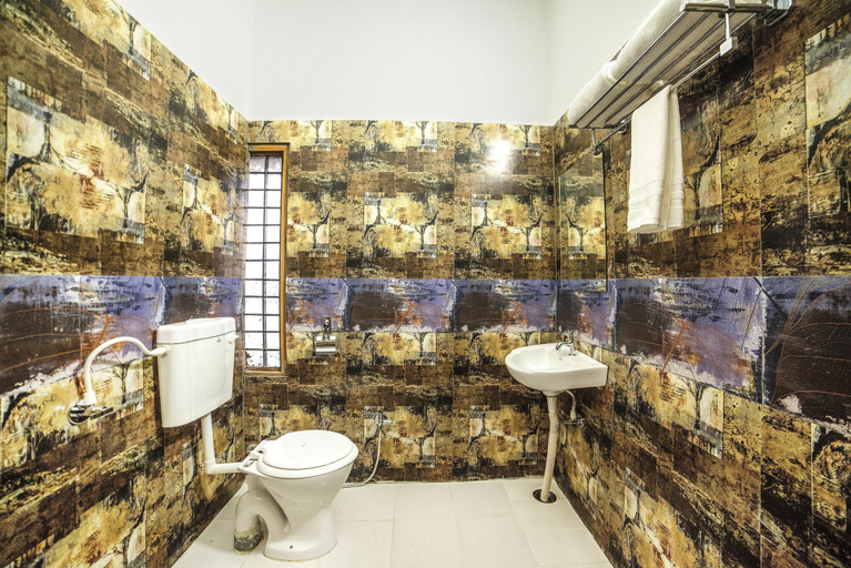 Bathroom 2, FabHotel ABC View, Indore