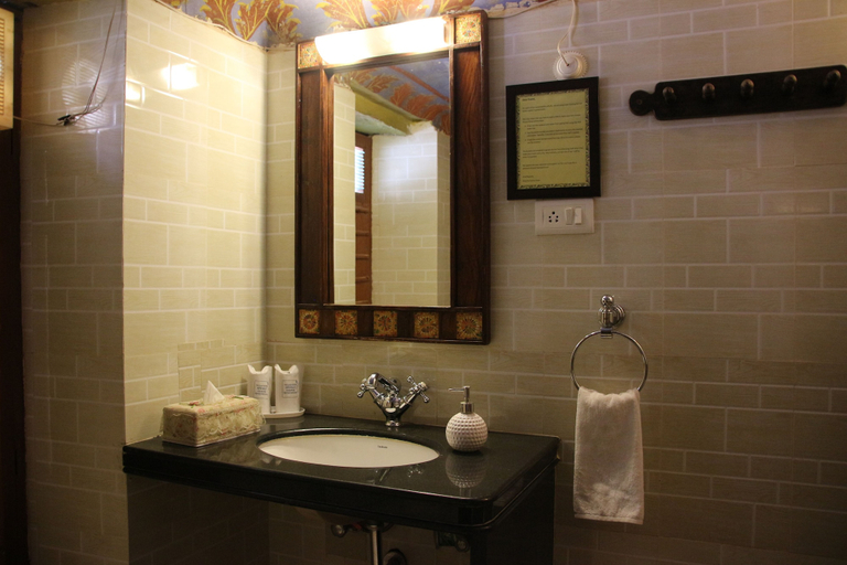 Bathroom 4, Malji ka Kamra, Churu