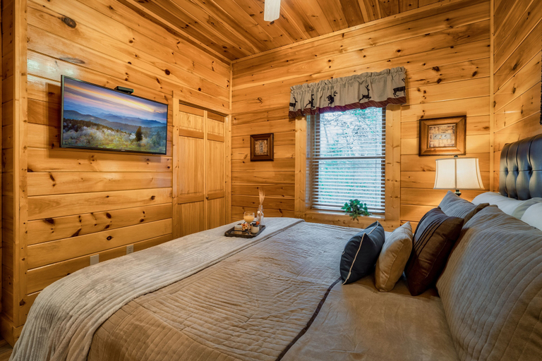 Bedroom 2, Smoky Sunset Vista w HotTub Pool M View, Sevier