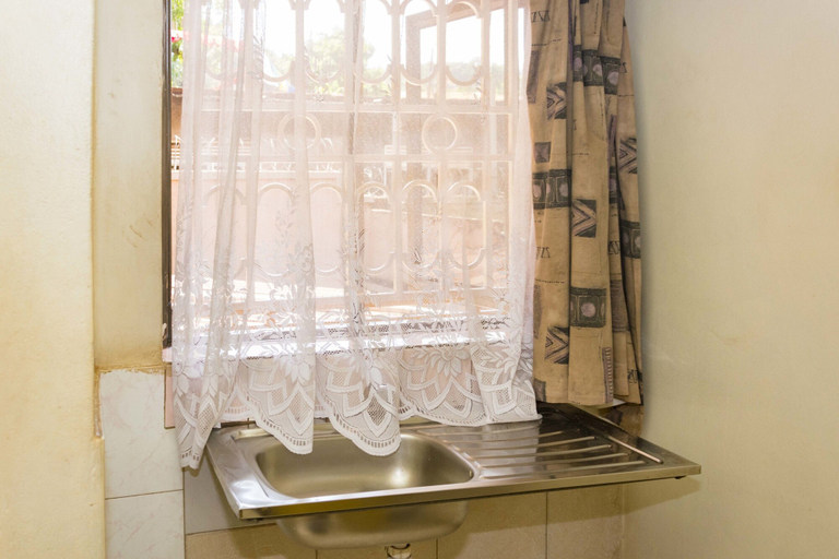 Bathroom 3, Rosama Guest House, Jinja