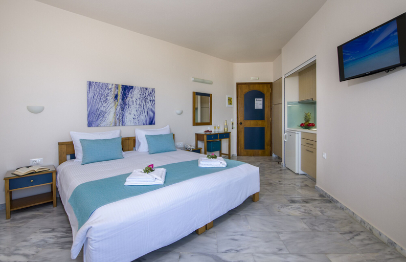 Bedroom 2, Kedrissos Hotel Apartments, Crete