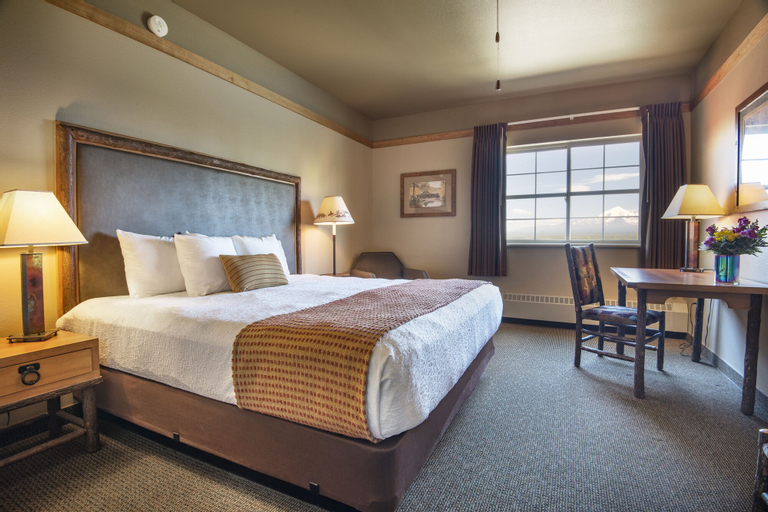 Bedroom 2, Copper River Princess Wilderness Lodge, Valdez-Cordova