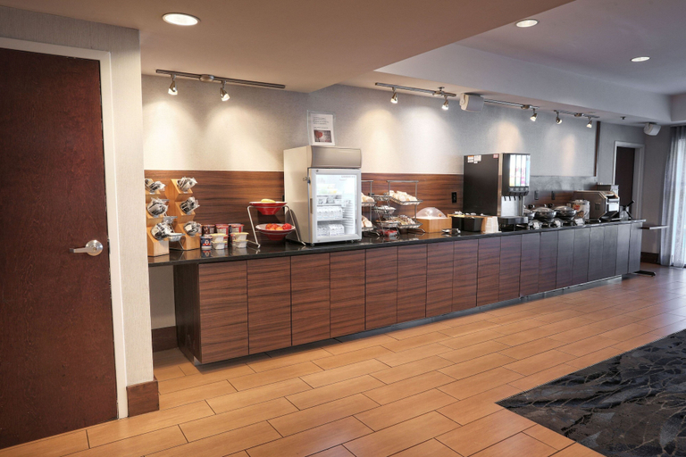 Food & Drinks 5, Fairfield Inn & Suites Charleston North/Ashley Phosphate, Charleston