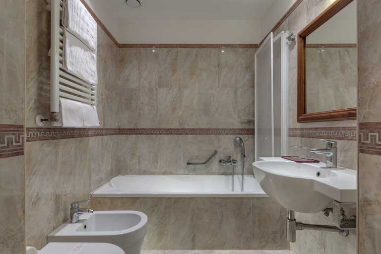 Bathroom 5, Borromeo Hotel, Rome