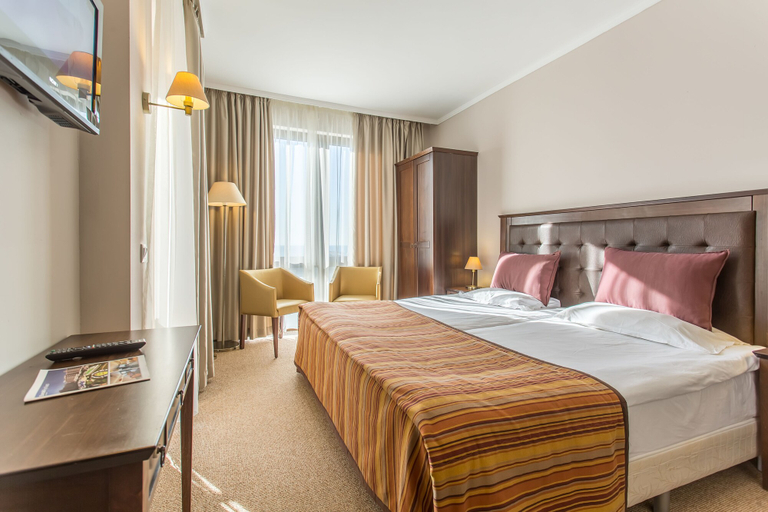 Bedroom 3, Barceló Royal Beach – All Inclusive, Nesebar