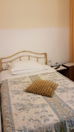 Bedroom 4, Souvenir, Florence
