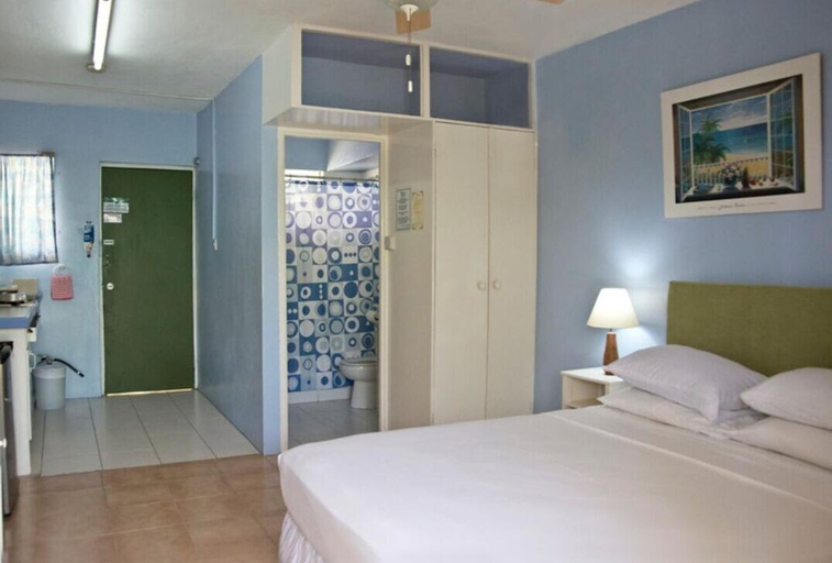 Bedroom 3, Meridian Inn