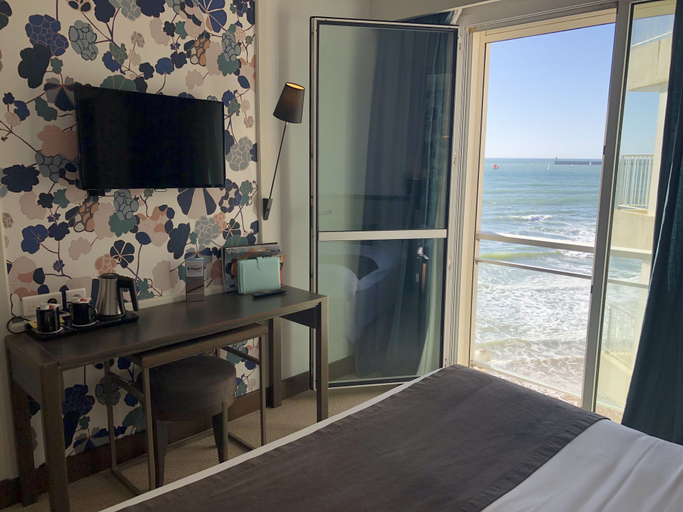 Bedroom 3, Hôtel & Spa Les Roches Noires, Vendée