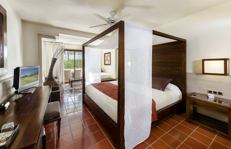 Bedroom 3, Catalonia Royal Bavaro - Adults Only, Salvaleon de Higuey
