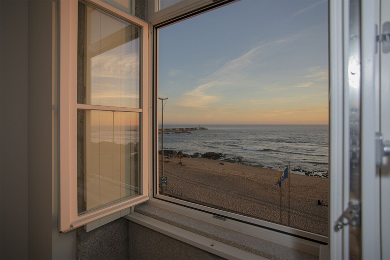 Others 5, Liiiving -Luxury Beachfront Apartment II, Porto