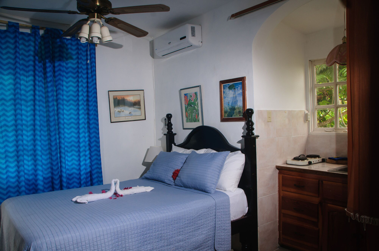 Bedroom 3, Firefly Beach Cottages and Suites