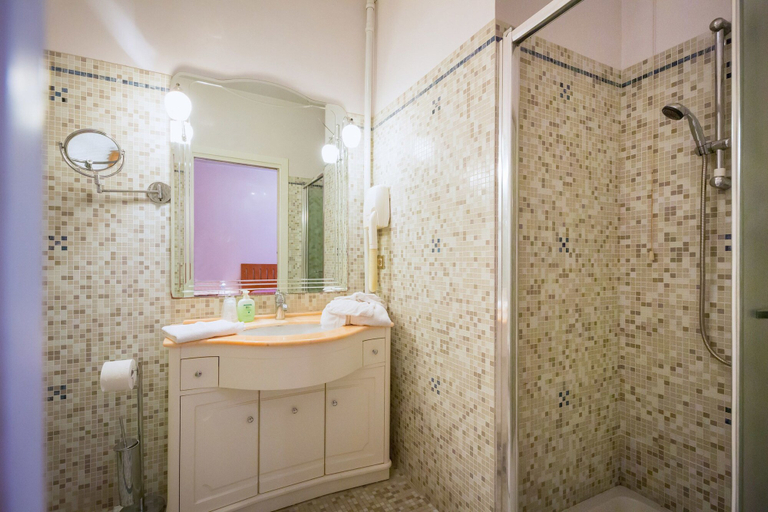 Bathroom 5, Hotel Fabrizio, Venezia