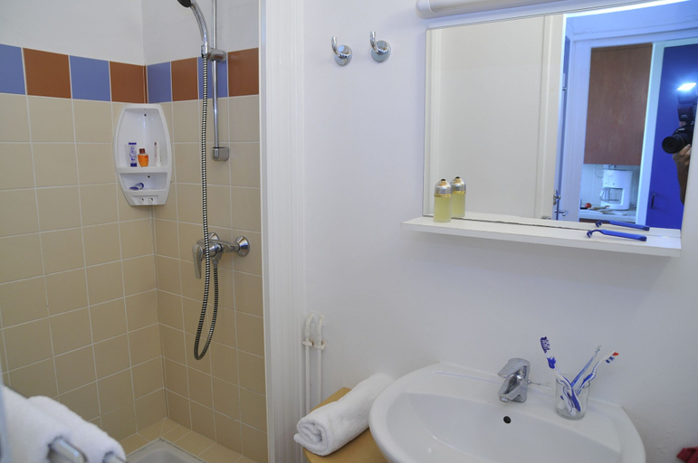 Bathroom, VVF Résidence Pays Basque Saint-Jean-Pied-de-Port, Pyrénées-Atlantiques