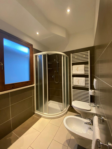 Bathroom 3, Hotel Major, Ravenna