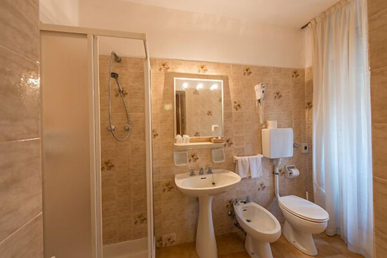 Bathroom 3, Hotel Antica Rosa, Trento
