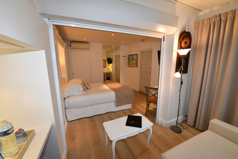 Bedroom 2, Hotel De Provence, Alpes-Maritimes