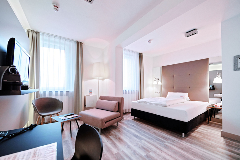 Bedroom 3, Hotel Amadeus, Region Hannover