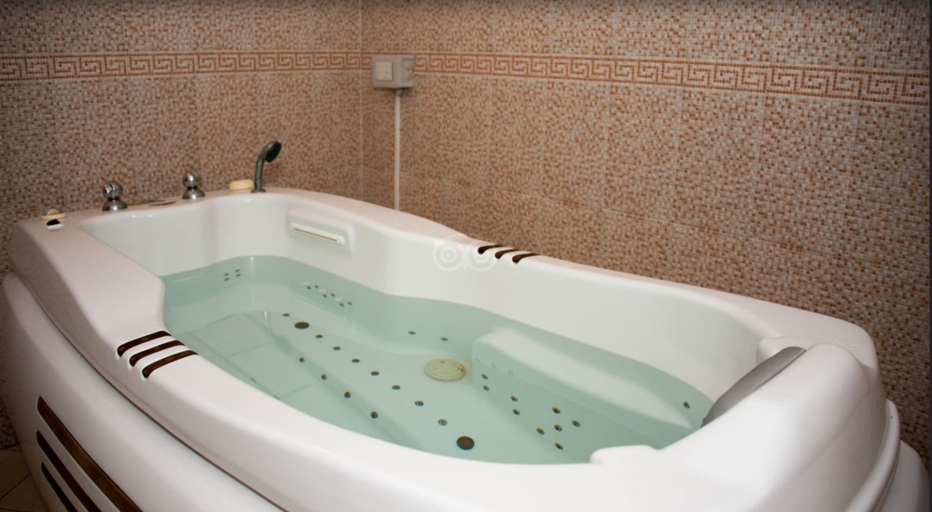 Bathroom 5, Medina Solaria & Thalasso, Hammamet