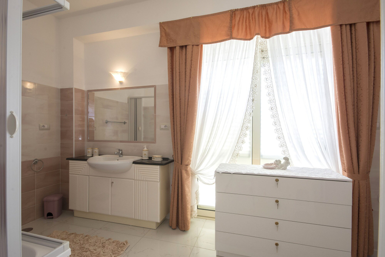 Bathroom 5, Villa Armonia, Cosenza