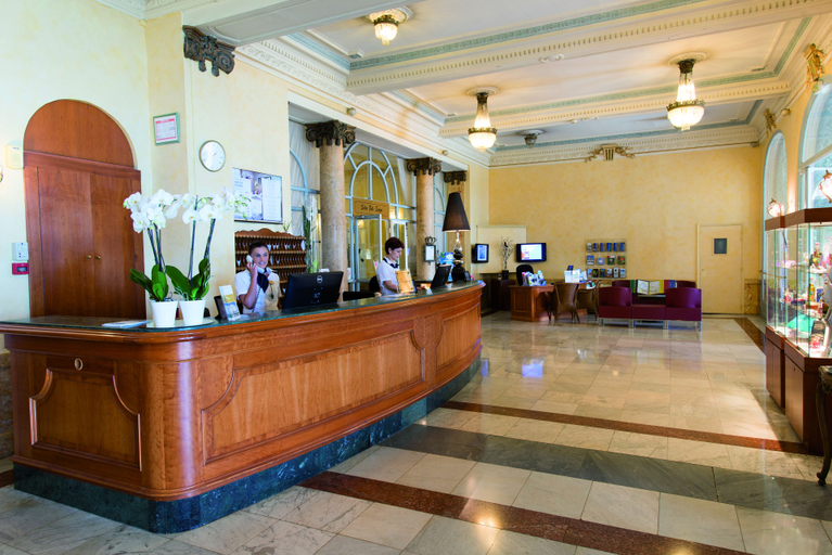 Public Area 2, Le Meurice, Alpes-Maritimes