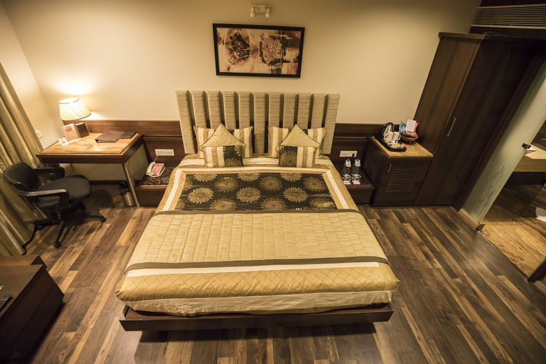 Bedroom 3, Bizz The Hotel, Rajkot