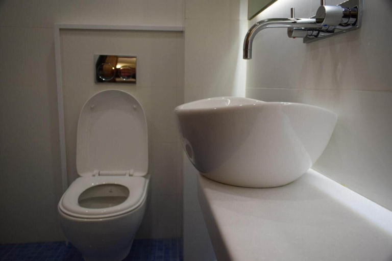 Bathroom 3, Atithi Guest House, Jaipur