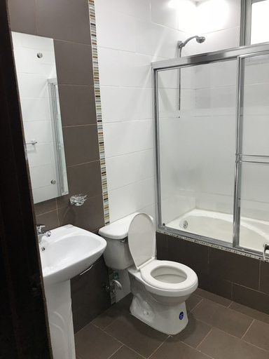 Bathroom, 3 Bedroom Apartment at Verdana Residence, Santiago de los Caballeros