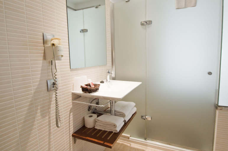 Bathroom 4, Hotel Jeni & Restaurant, Baleares