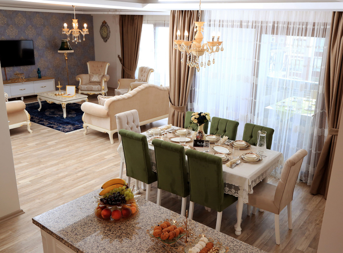 Food & Drinks 4, King Suite, Yomra