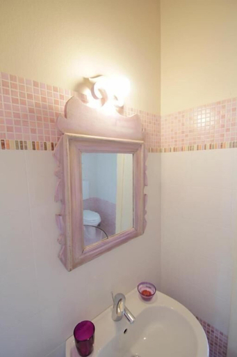 Bathroom, Lucciole nella nebbia, Ferrara