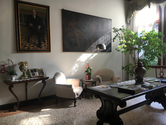 Public Area 2, Sant Antonin, Venezia