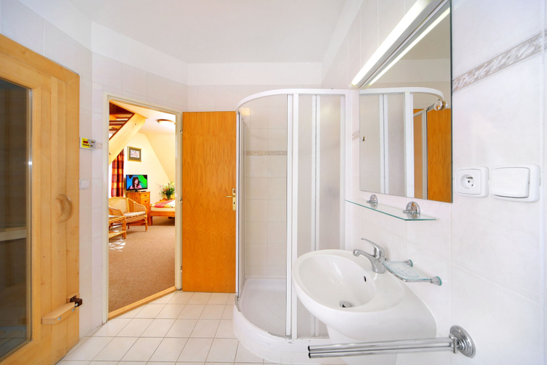 Bathroom 3, Pension Villa Stella, Trutnov