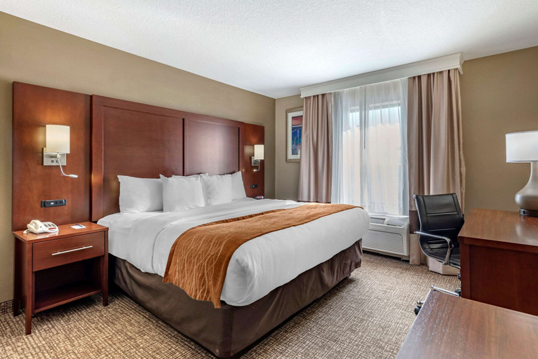 Bedroom 3, Comfort Inn & Suites Muncie Near University, Delaware