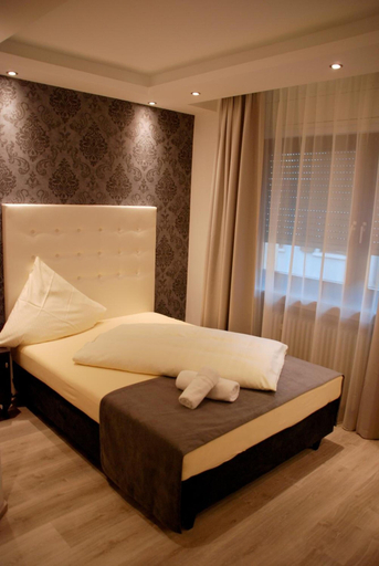 Bedroom 3, Hotel Zur Linde, Main-Kinzig-Kreis