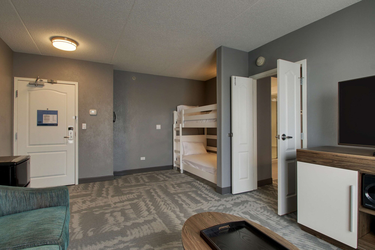Others 5, Hampton Inn & Suites Chicago/Aurora, Kane