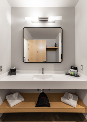 Bathroom 5, The Warehouse Hotel at Champion Mill, Butler