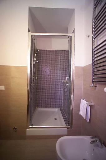 Bathroom 3, Hotel Residence Magnolia, Roma