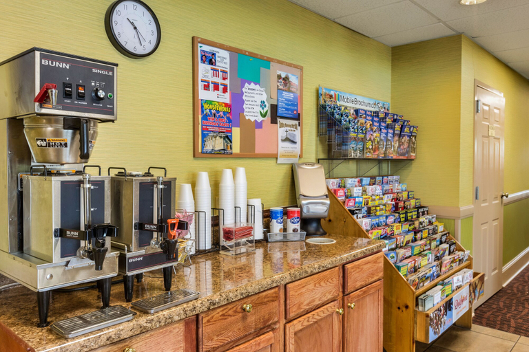 Food & Drinks 5, Park Grove Inn, Sevier