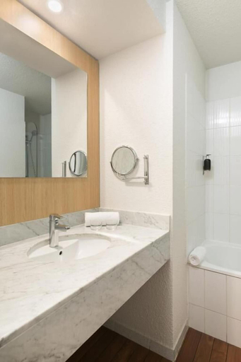 Bathroom 5, Hotel Innes by HappyCulture, Haute-Garonne
