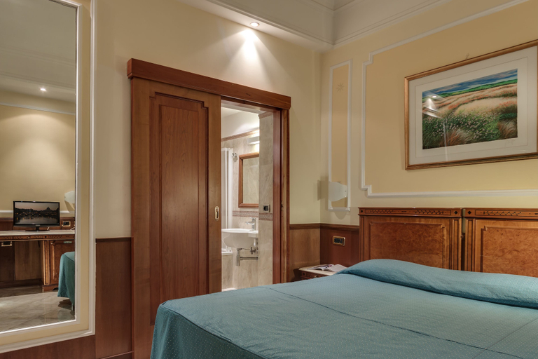 Bedroom 4, Borromeo Hotel, Rome
