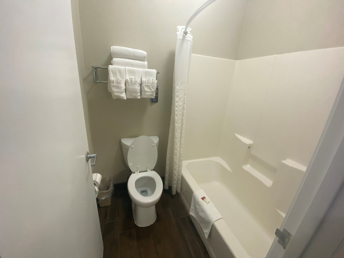 Bathroom 4, Baymont by Wyndham Colorado Springs, El Paso