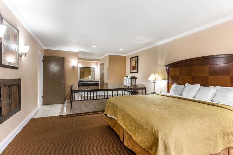 Bedroom 30