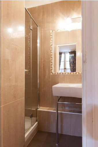 Bathroom 4, Les Quatre Dauphins, Bouches-du-Rhône