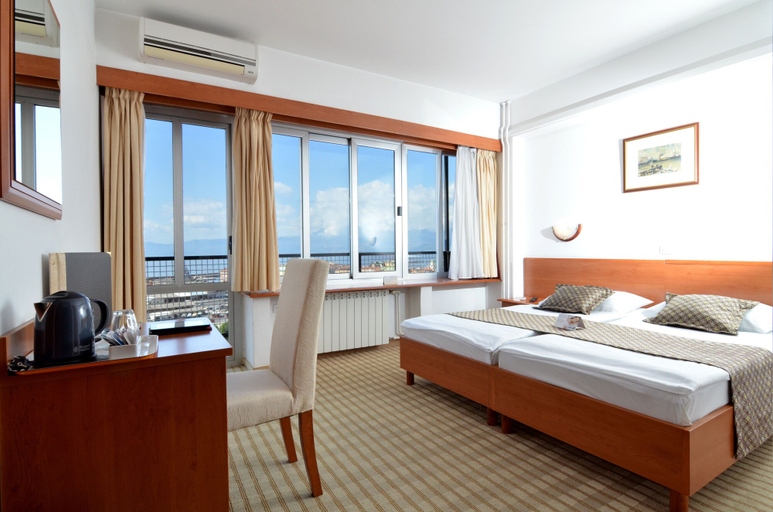 Bedroom 3, Neboder, Rijeka